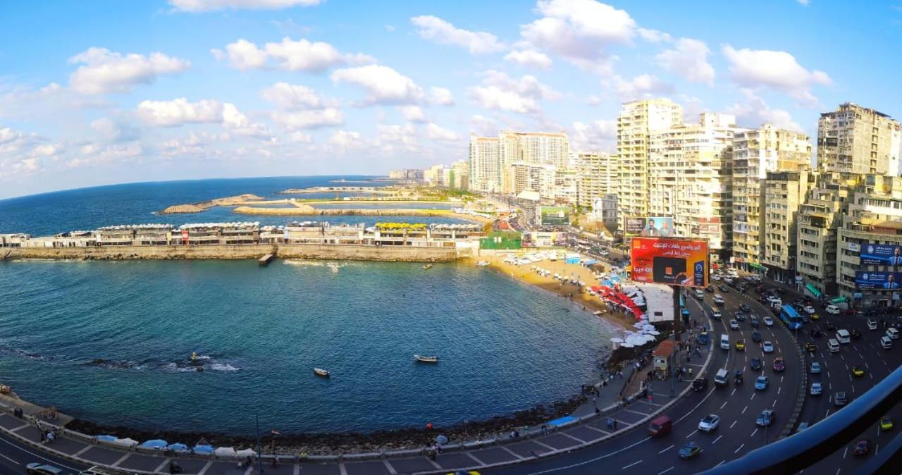 Luxury Gleem 2 Direct Sea View Apartment *