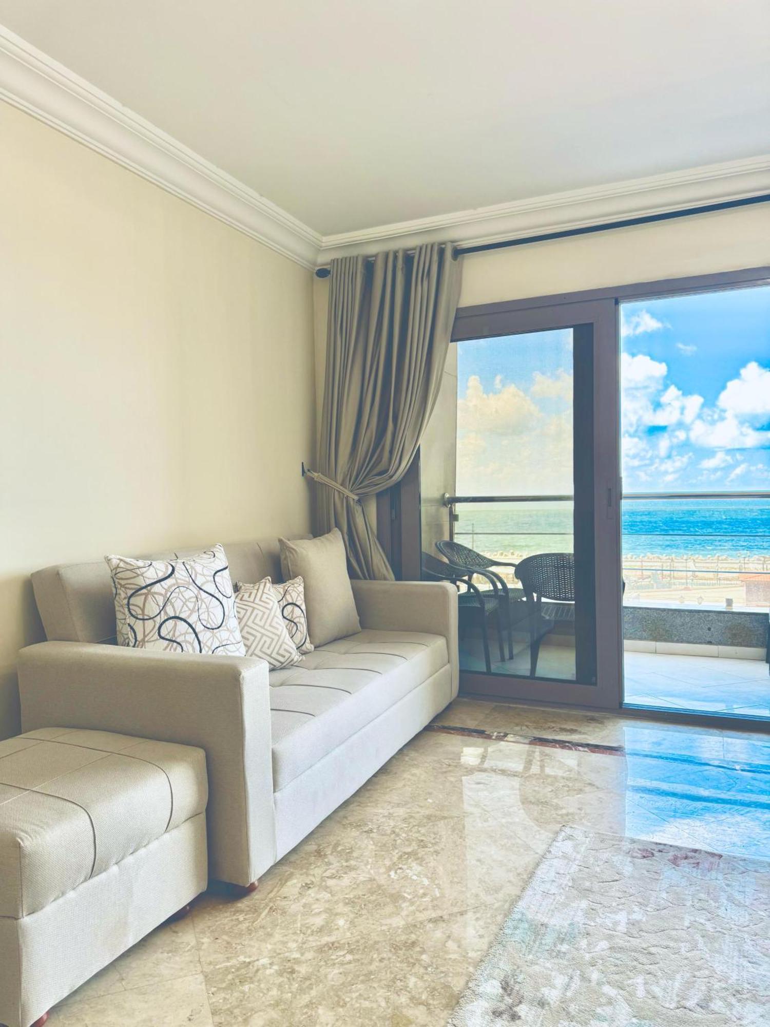 Luxury Gleem 2 Direct Sea View Apartment