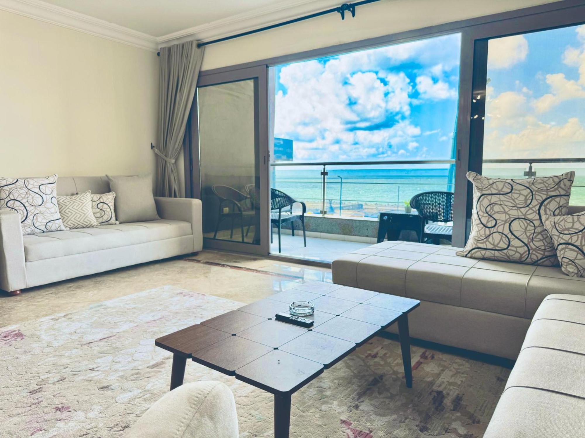 Luxury Gleem 2 Direct Sea View *