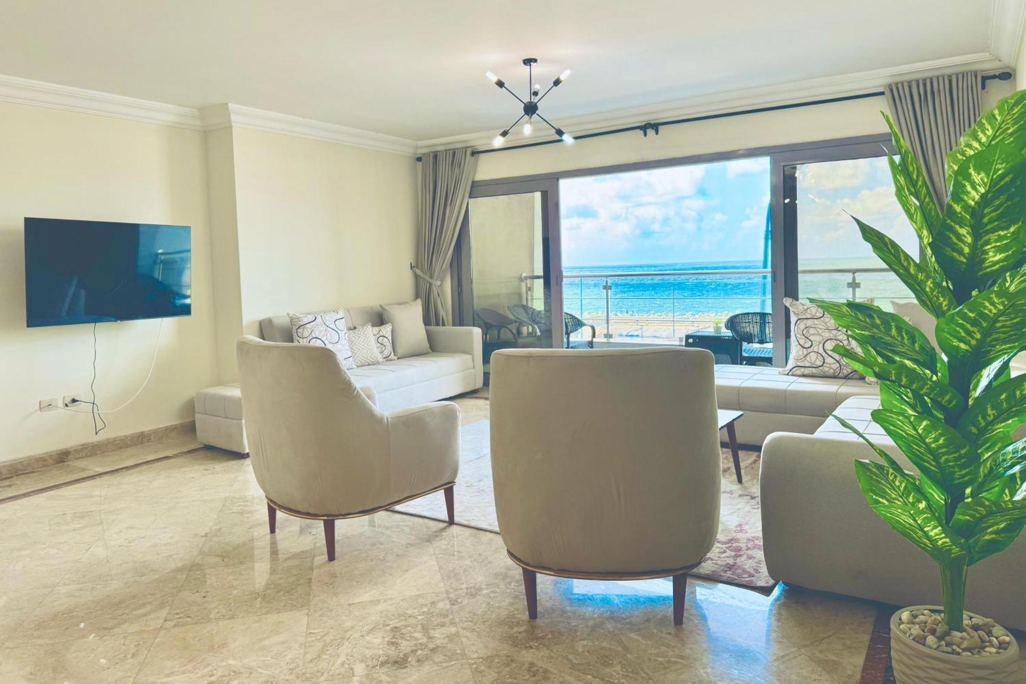 Luxury Gleem 2 Direct Sea View