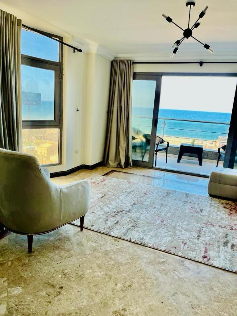 Luxury Gleem 2 Direct Sea View *