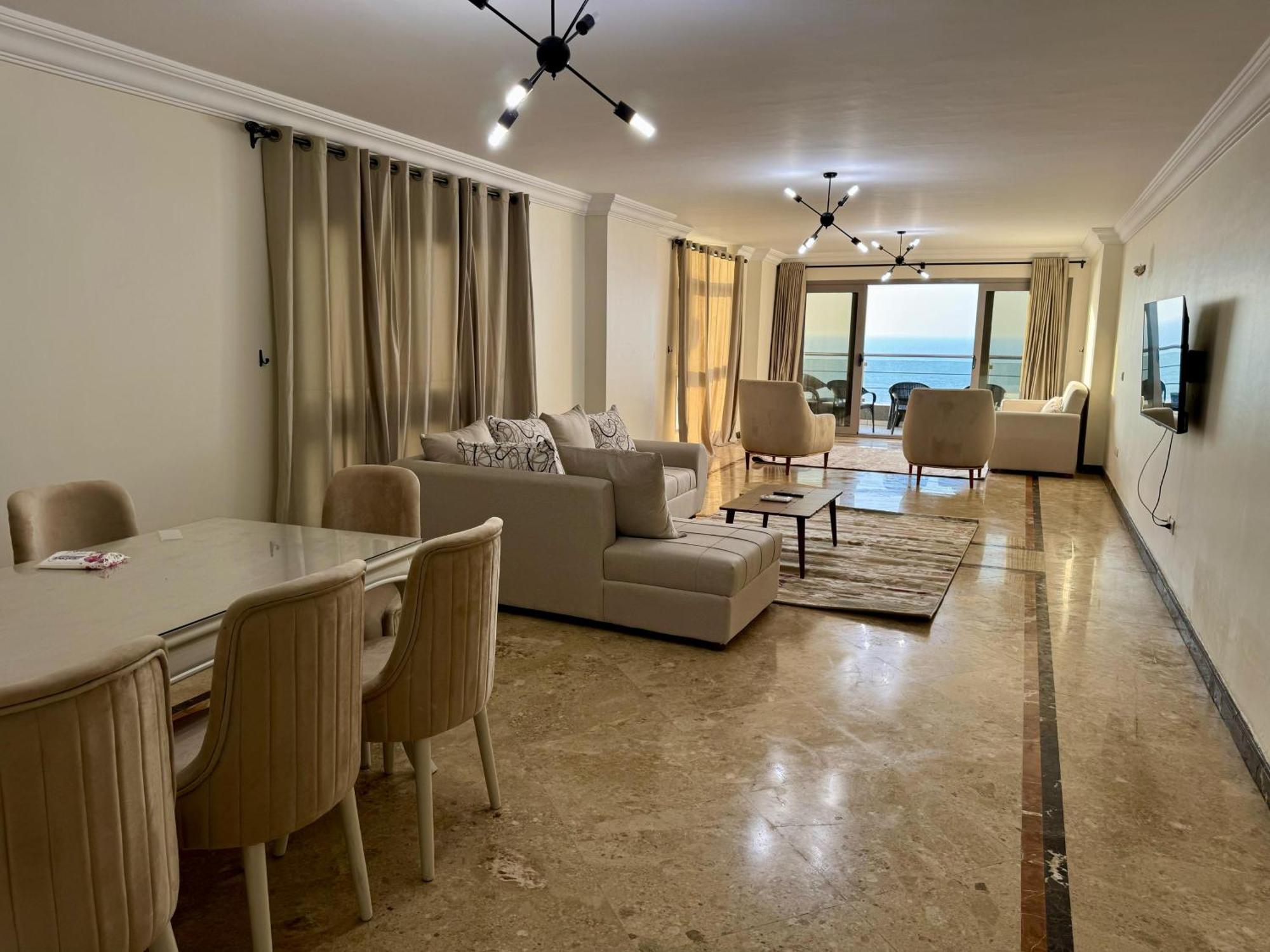 Luxury Gleem 2 Direct Sea View *