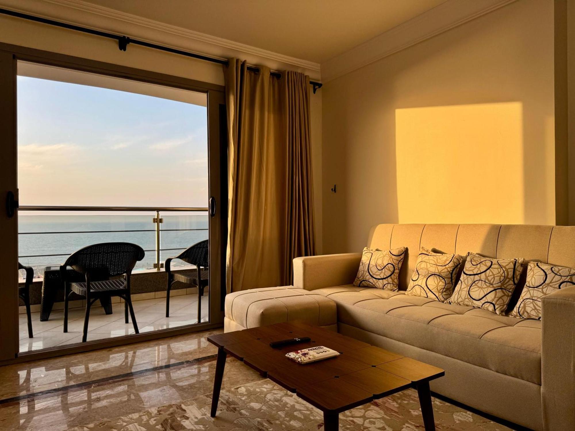 Luxury Gleem 2 Direct Sea View